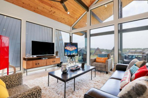 Private, Waterfront Escape